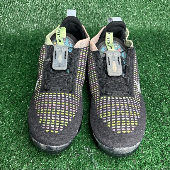 Nike Air VaporMax 2020 Women Size 8.5 Flyknit Black Barely Volt - Picture 2 of 12